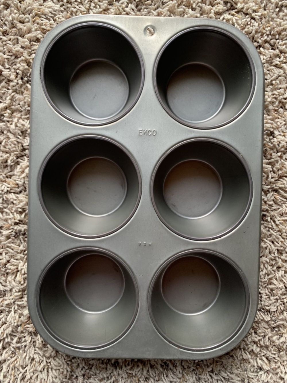 Ekco Jumbo muffin tin